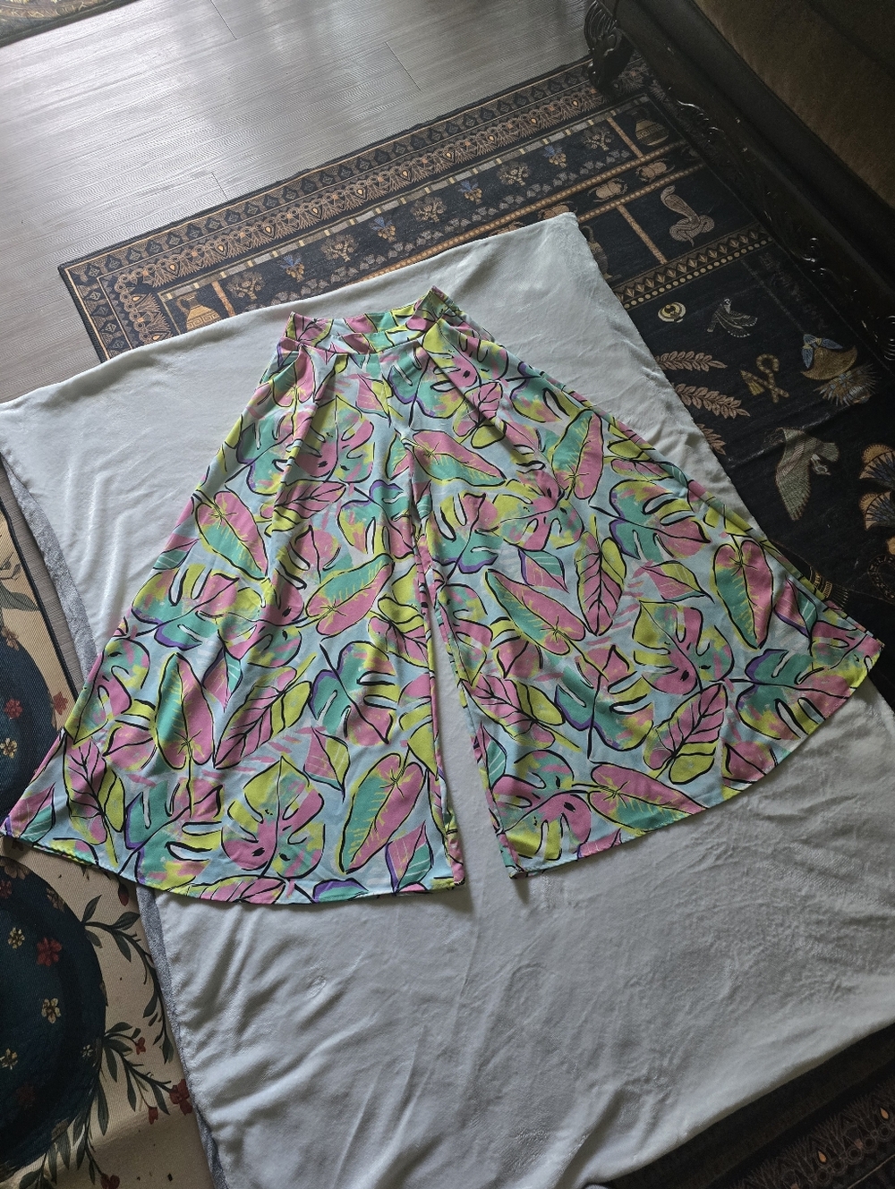 Tropical Leaf Print A-Line Pants in Mint & Pink